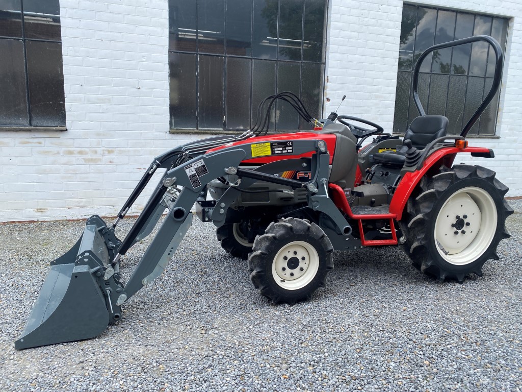 Yanmar F180 met frontlader